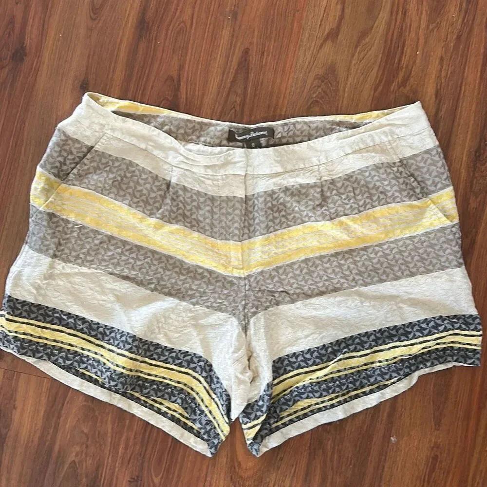 Tommy Bahama 100% silk stripe shorts size 8 beige yellow